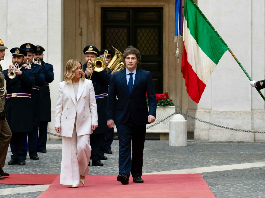 El presidente Javier Milei, se reunió este lunes en Roma con su par italiano Sergio Mattarella y con la primera ministra, Giorgia Meloni.