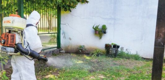 El Ministerio de Salud de la provincia de Buenos Aires informó que se confirmaron 7.800 casos positivos de dengue en municipios bonaerenses.