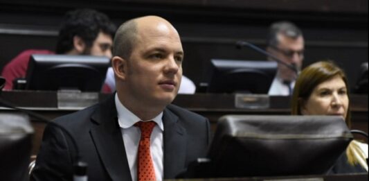 Ante el anuncio de Trenes Argentinos, el diputado bonaerense Avelino Zurro se plantó en la Legislatura bonaerense contra el cierre de un ramal.