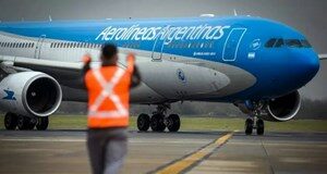 Gremios aeronáuticos denunciaron un "proceso de vaciamiento de Aerolíneas Argentinas" por parte del Gobierno de Javier Milei.