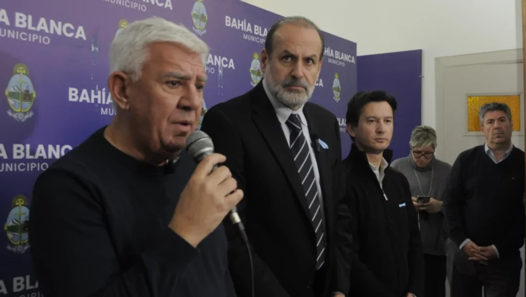 El presidente de la Cámara de Diputados bonaerense, Alejandro Dichiara, invitó al intendente de Bahía Blanca, Federico Susbielles, a ser parte de la presentación del documento en conjunto sobre la planta de GNL de YPF y Petronas.