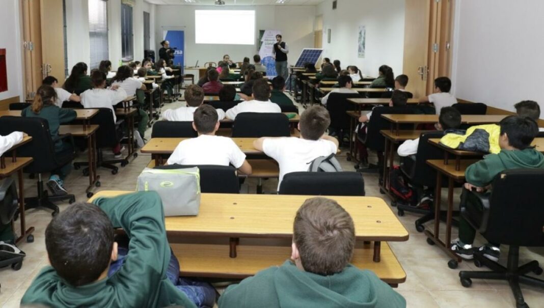 La presidente de la AIEPBA, Marina Bermúdez, informó que pese a la situación económica del país los bonaerenses prefieren las escuelas privadas.