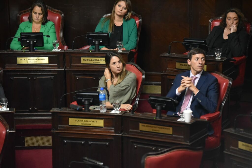 Legisladores bonaerenses del PRO, la CC y de la UCR le pidieron Kicillof que "deje la campaña presidencial" y se ocupe de la crisis sanitaria de la provincia de Buenos Aires.