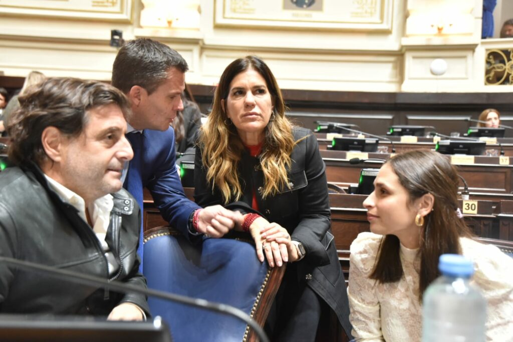 Legislatura bonaerense: las diputadas bullrichistas Florencia Retamoso y Sofía Pomponio. 