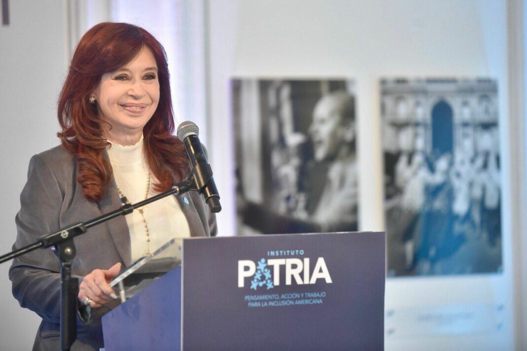 Cristina Kirchner cuestionó el articulado de la Ley Bases y sostuvo que los dichos de Milei 