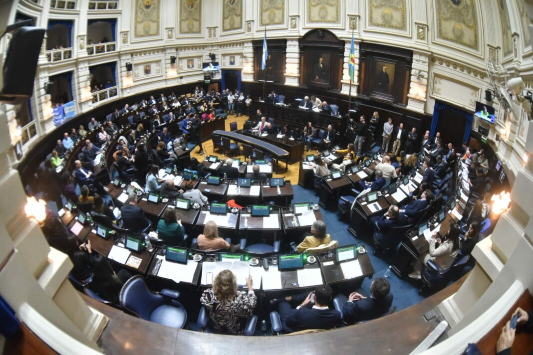 La Cámara de Diputados bonaerense dio media sanción al proyecto que modifica la tasa de interés aplicable a las indemnizaciones laborales. Todos los testimonios.