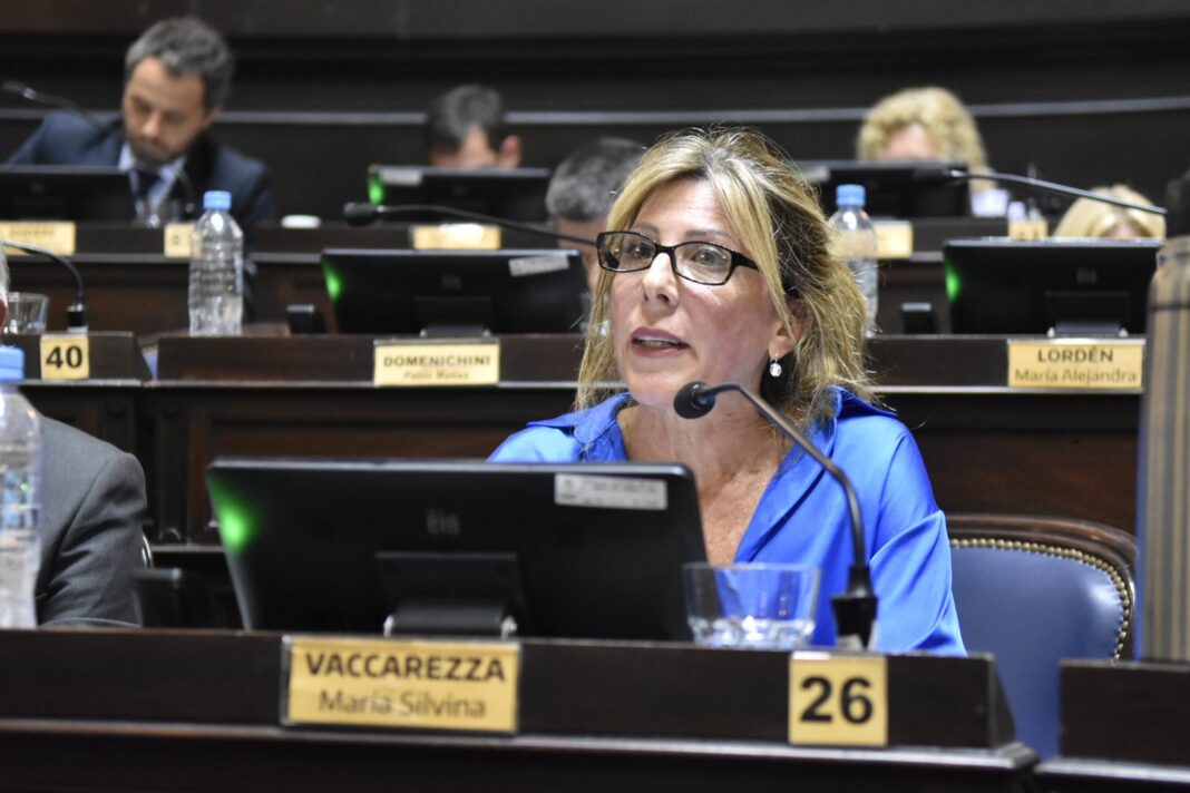 La diputada bonaerense, Silvina Vaccarezza, repudió los recortes y despidos en el Instituto Nacional de Tecnología Agropecuaria (INTA) por parte del Ejecutivo nacional.