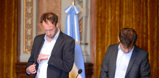 El ministro de Economía, Pablo López, denunció que por los recortes de Javier Milei y la recesión, la provincia de Buenos Aires perdió un billón de pesos.
