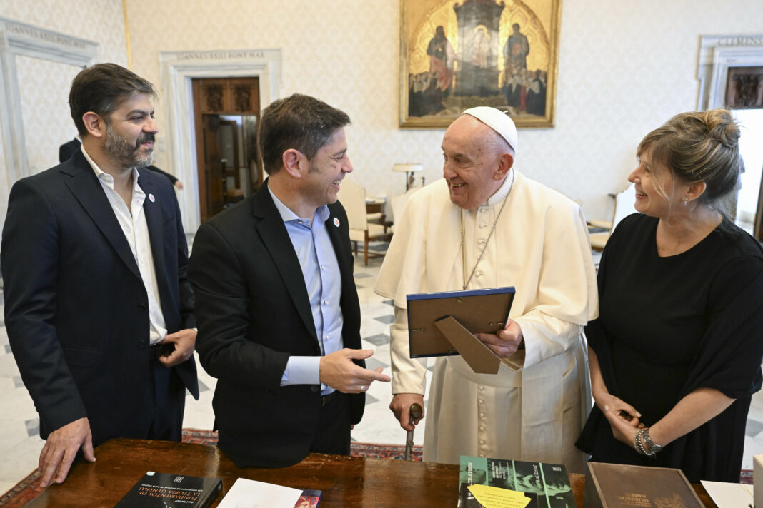 El gobernador de la provincia de Buenos Aires, Axel Kicillof, se reunió con el Papa Francisco.