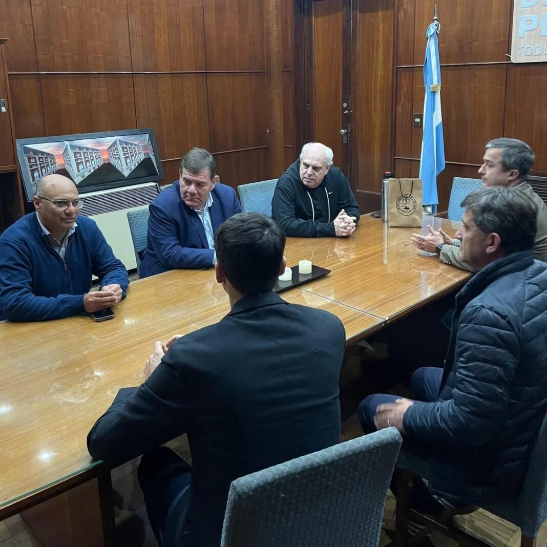 Tres intendentes se reunieron con los senadores bonaerenses, Ariel Bordaisco y Alejandro Rabinovich, para regionalizar la Quinta sección electoral.