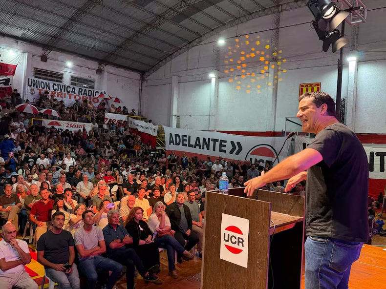 UCR bonaerense: Abad vuelve a reunir a la tropa del partido centenario en Mar del Plata Tras la ruptura de la UCR bonaerense, el sector que lidera Maximiliano Abad encabeza este sábado un foro de concejales de distintos puntos de la provincia en Mar del Plata.